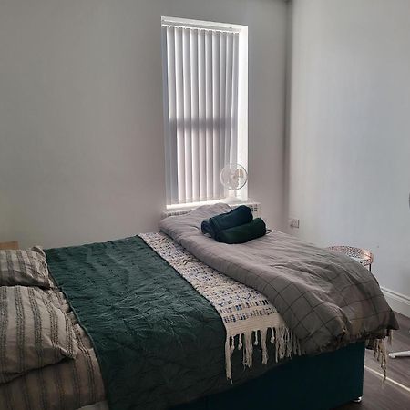 1 Bed Flat, Airport Pick, Drop Available Fibre Broadband, New, Washer Dryer, 10 Mins From City Centre Дартфорд Экстерьер фото