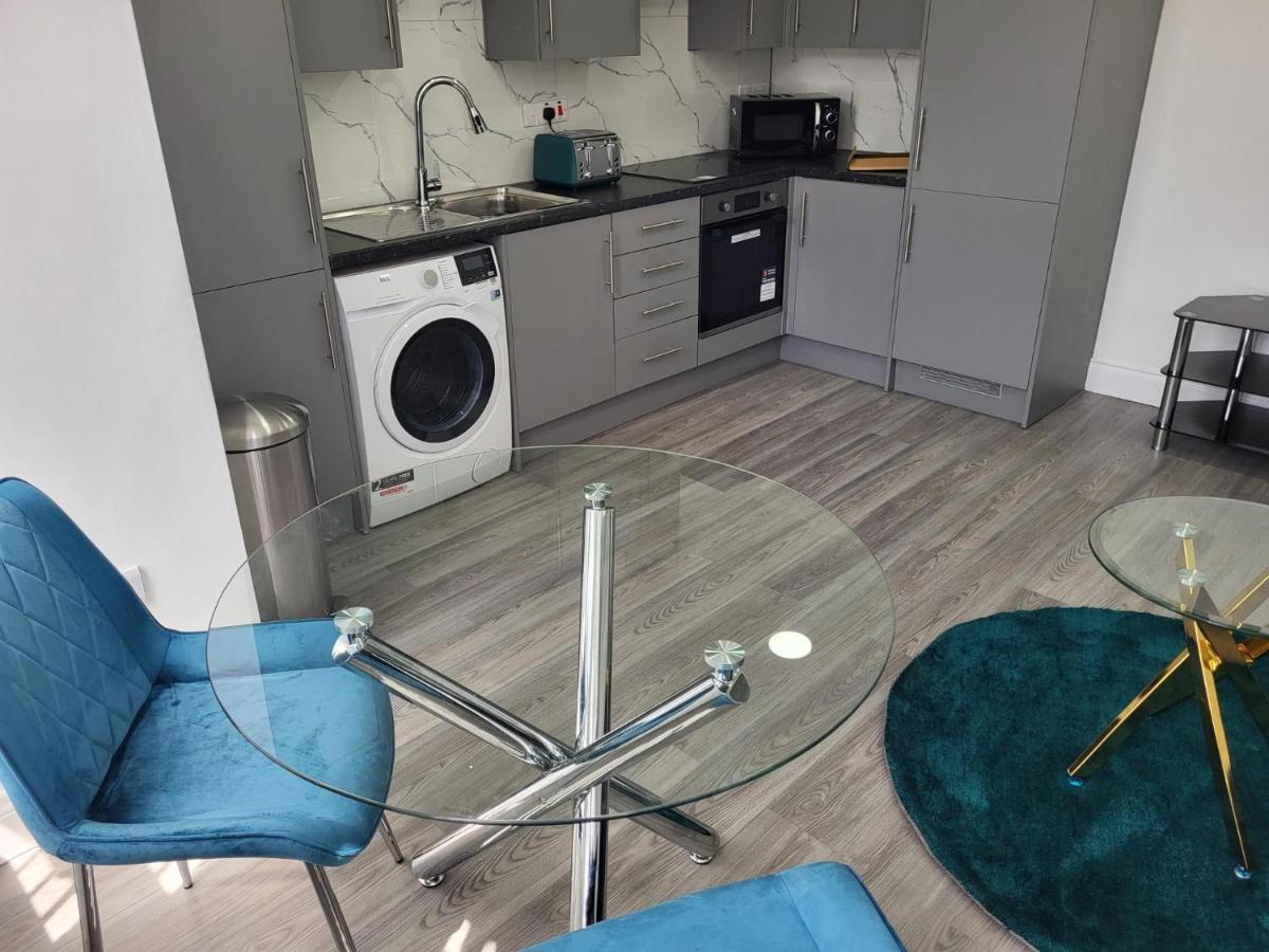 1 Bed Flat, Airport Pick, Drop Available Fibre Broadband, New, Washer Dryer, 10 Mins From City Centre Дартфорд Экстерьер фото